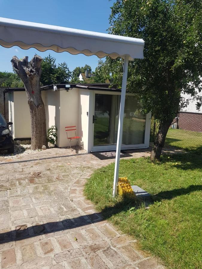 Small House With Parking Praga Exterior foto